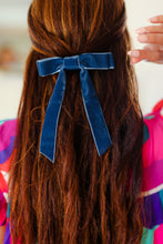 Load image into Gallery viewer, Navy Blue Velvet Clip-On Double Bow
