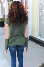 Load image into Gallery viewer, Holiday Vibes Taupe/Green Fleece Zip Up Cinched Hem Pullover
